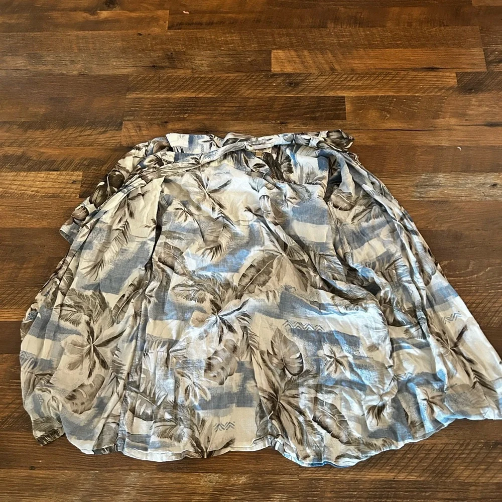 Hawaiian Shirt - Picture 1 of 2